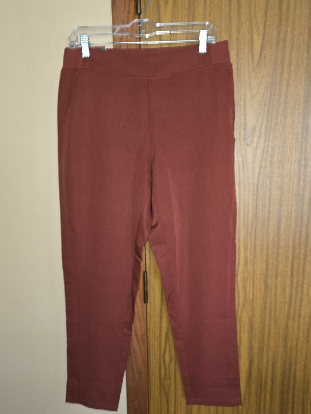 32 Degrees Slim Cropped Pull-On Pants in Burgundy